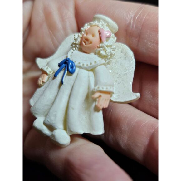 JS vintage polymer clay angel brooch - Picture 2 of 10